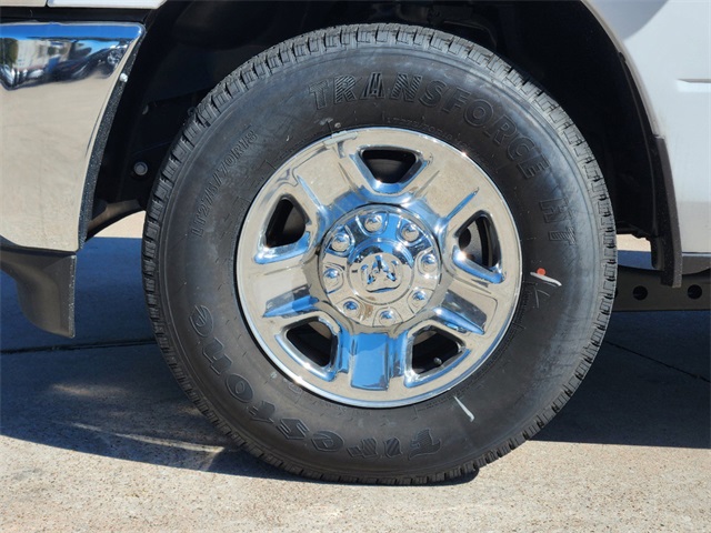 Vehicle image 7 of 23