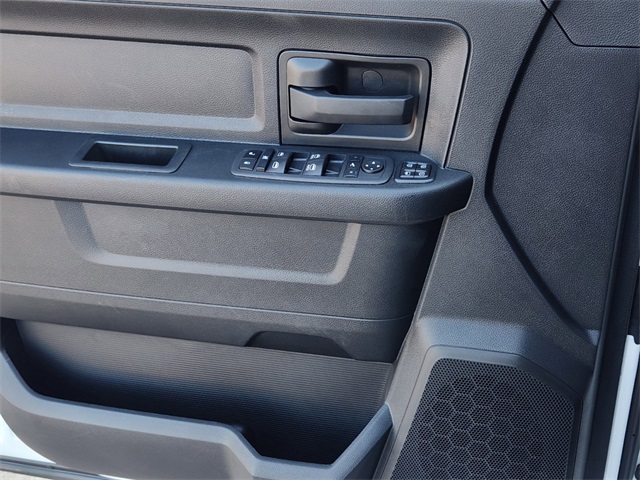 Vehicle image 15 of 24