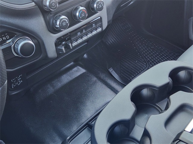 Vehicle image 12 of 24