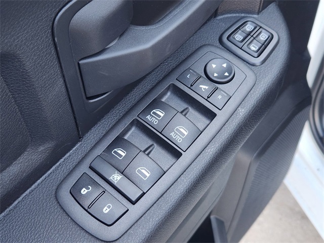 Vehicle image 16 of 24