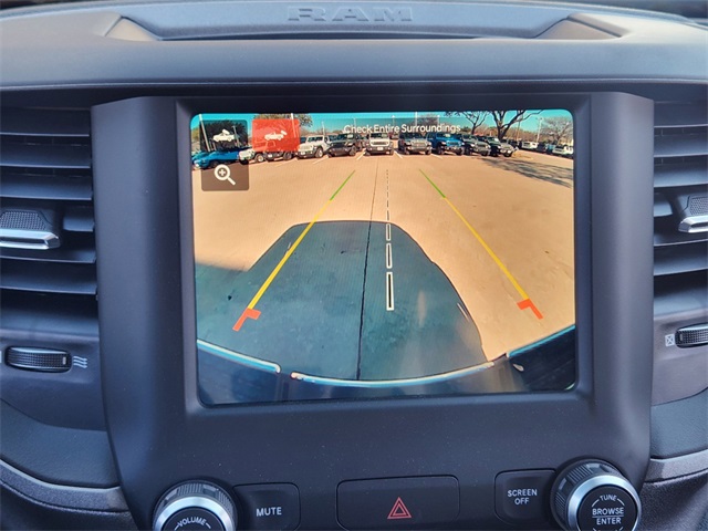 Vehicle image 10 of 24