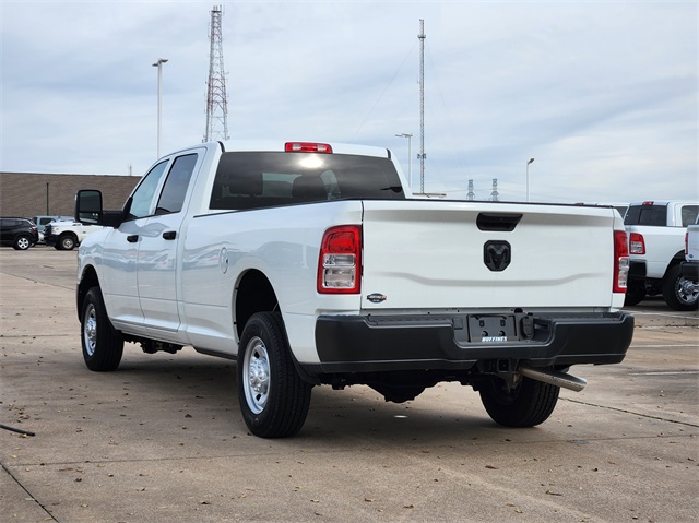 Vehicle image 4 of 24