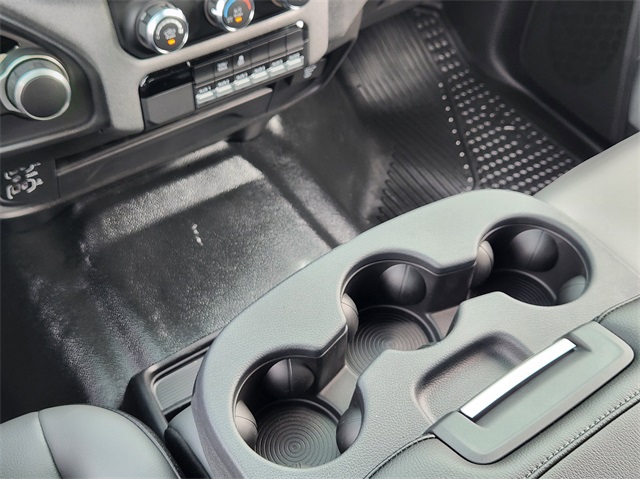 Vehicle image 16 of 24