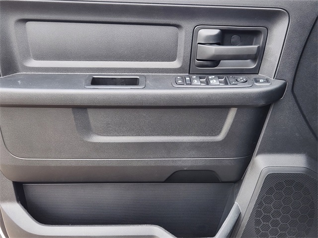 Vehicle image 18 of 24