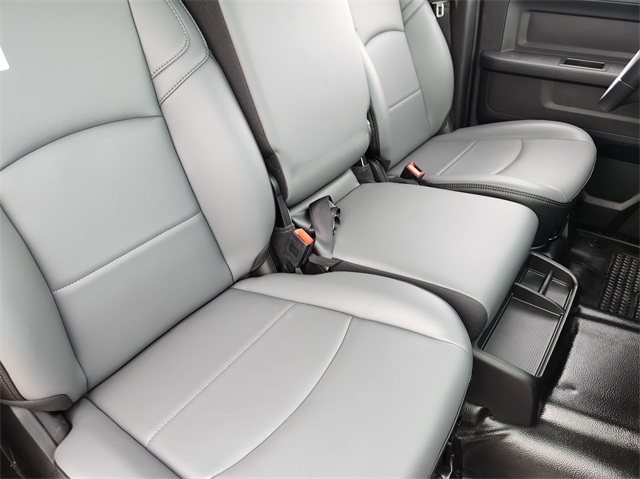 Vehicle image 10 of 24