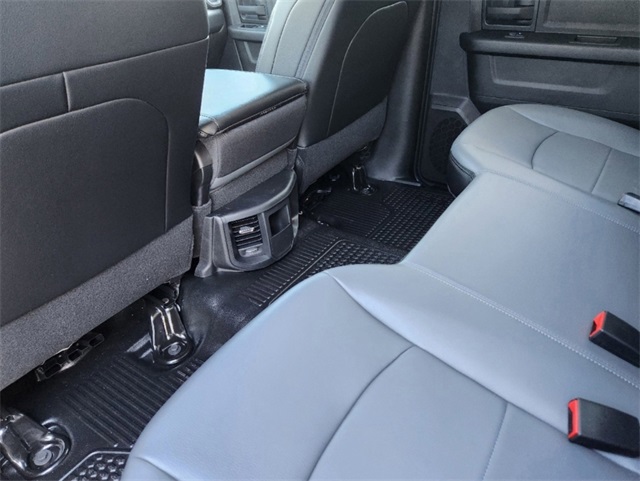 Vehicle image 21 of 24