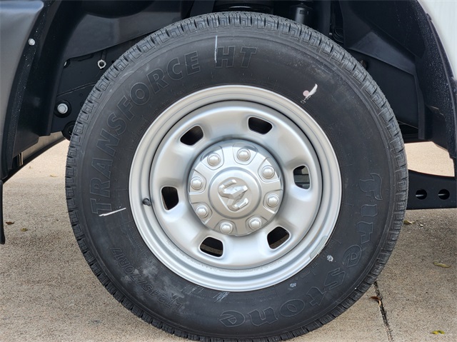 Vehicle image 7 of 24