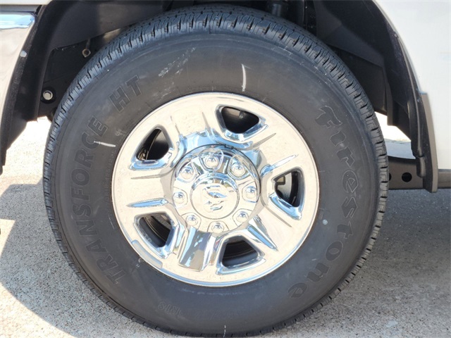 Vehicle image 8 of 25