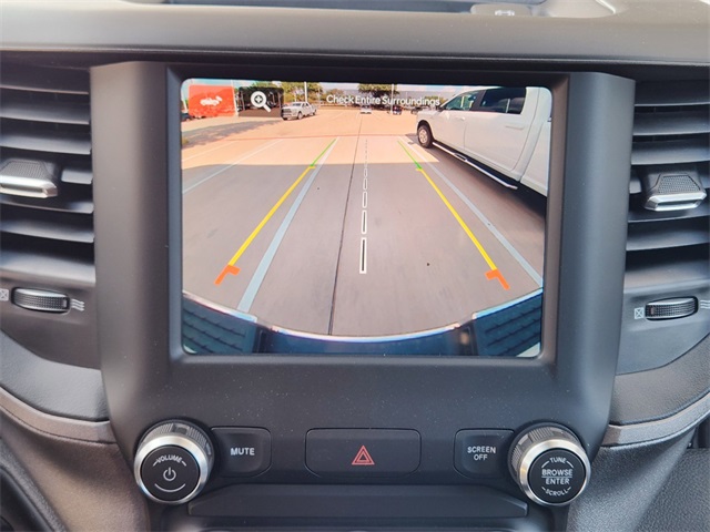 Vehicle image 14 of 25