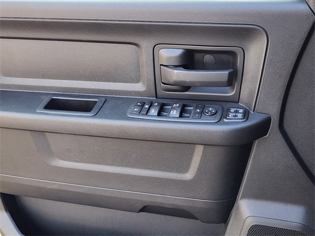 Vehicle image 20 of 25