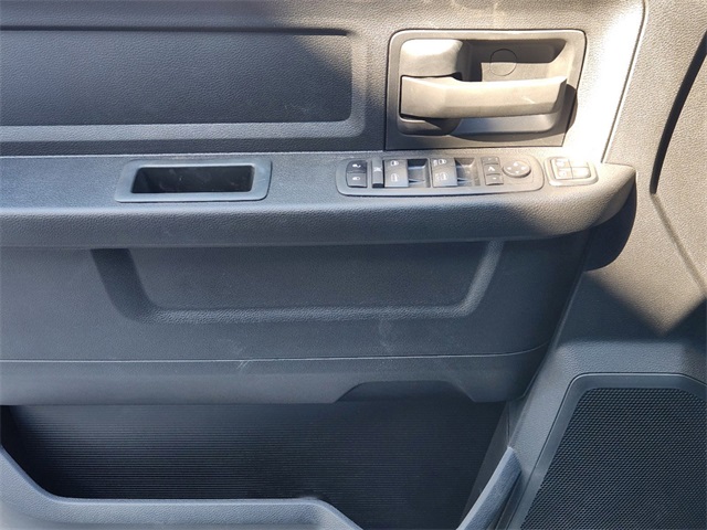 Vehicle image 18 of 23