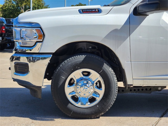 Vehicle image 6 of 23