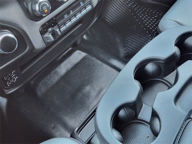 Vehicle image 16 of 23