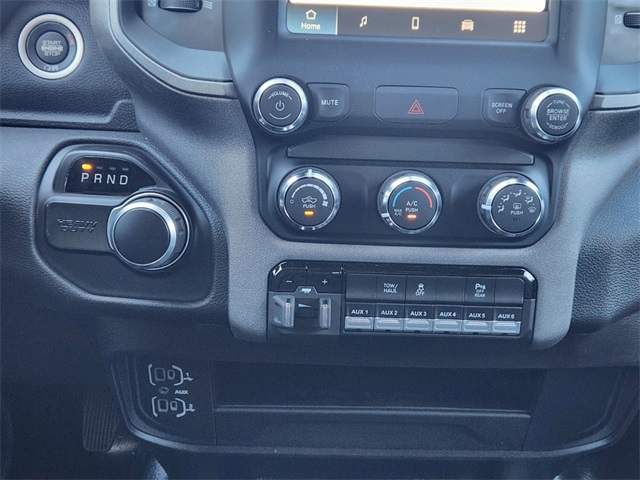 Vehicle image 15 of 23
