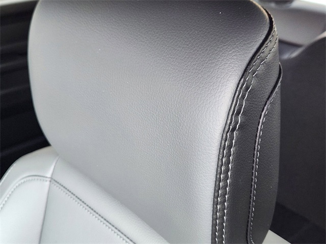 Vehicle image 11 of 23