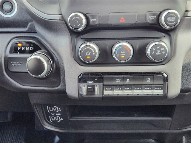 Vehicle image 15 of 23