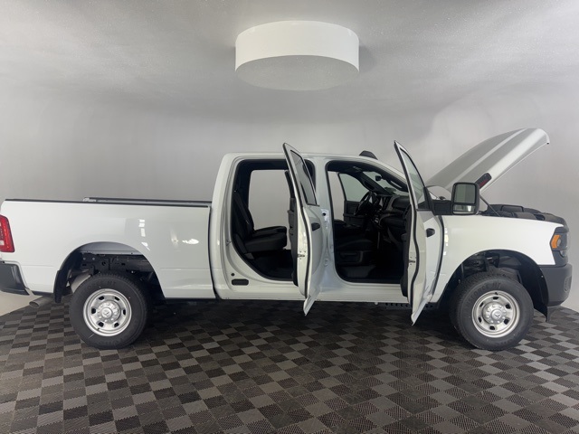 Vehicle image 8 of 27