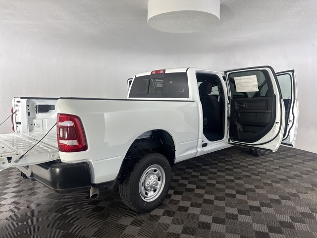 Vehicle image 10 of 27