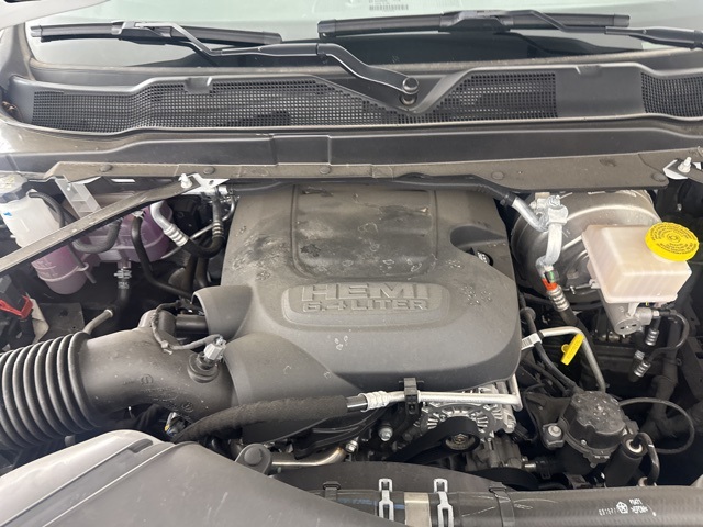Vehicle image 16 of 27