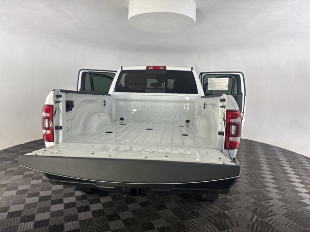 Vehicle image 19 of 27