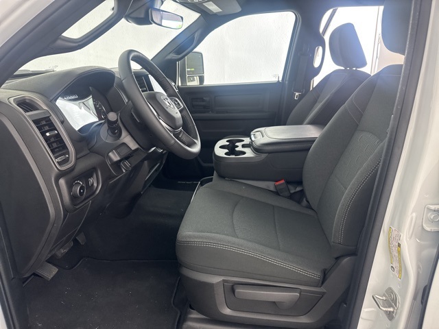 Vehicle image 21 of 27
