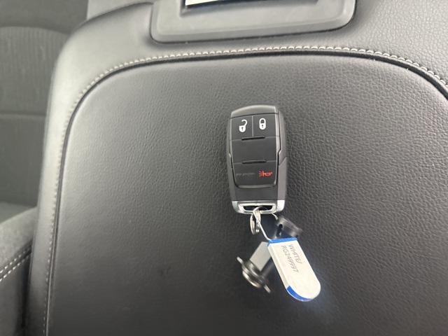 Vehicle image 26 of 27