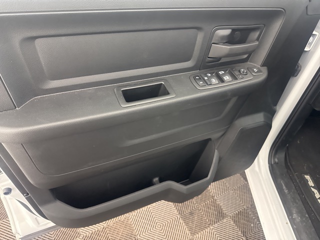 Vehicle image 24 of 27