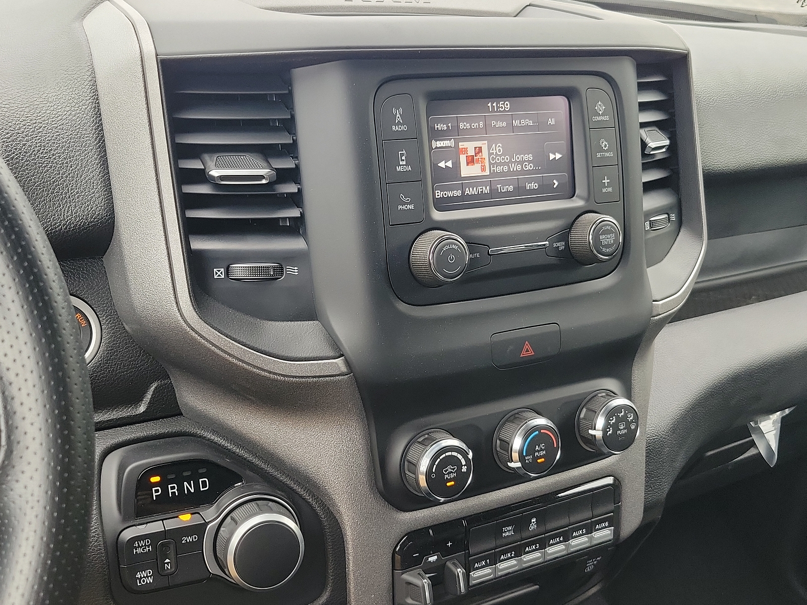 Vehicle image 17 of 20