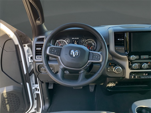 Vehicle image 17 of 39