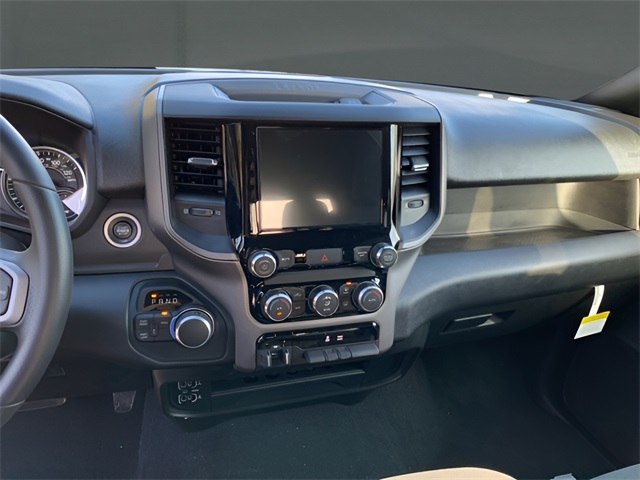 Vehicle image 18 of 39