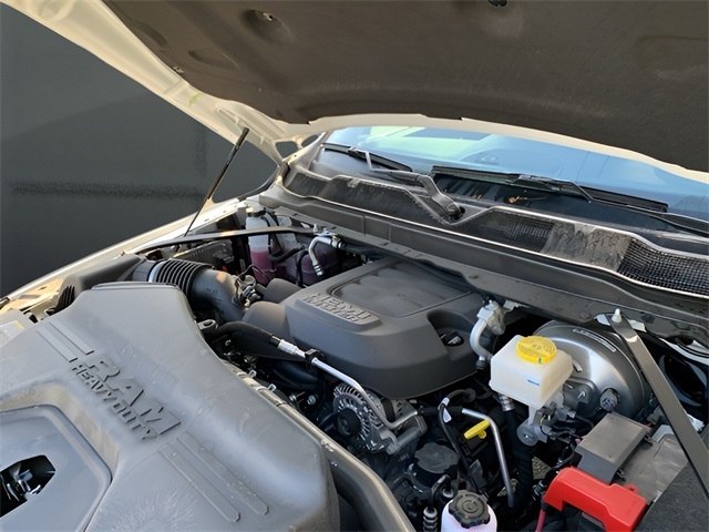 Vehicle image 9 of 39
