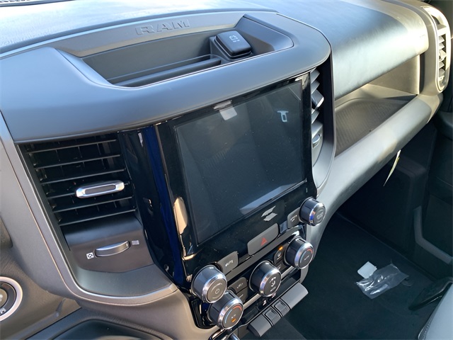 Vehicle image 34 of 39