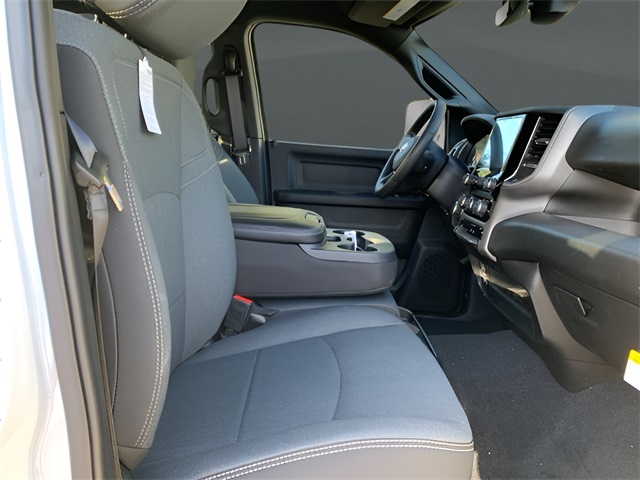 Vehicle image 13 of 39