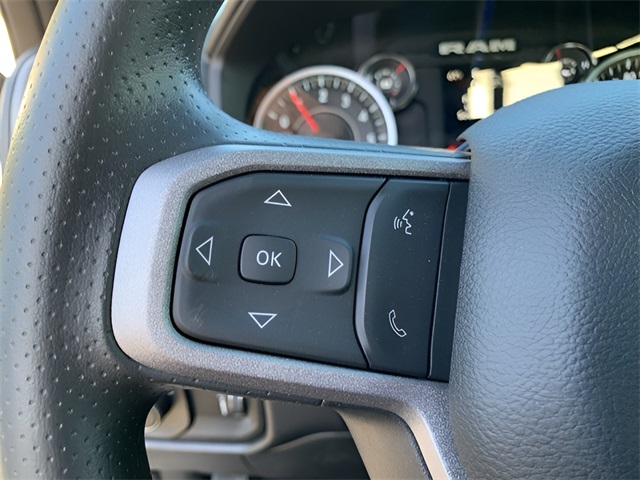 Vehicle image 29 of 39