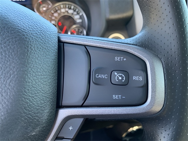 Vehicle image 26 of 39