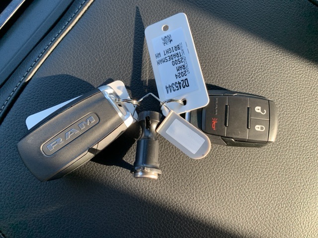 Vehicle image 24 of 39