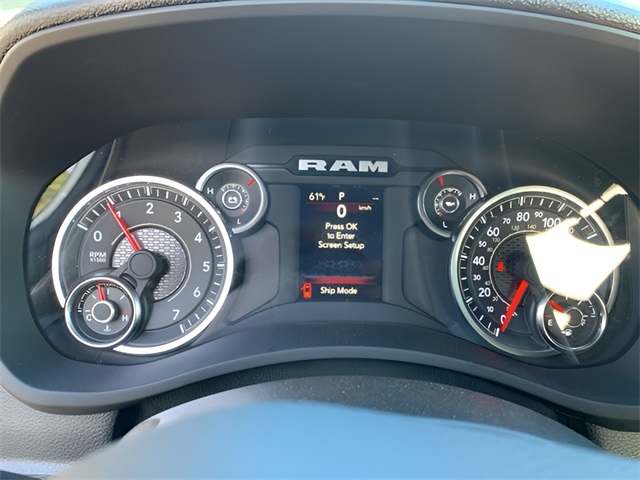 Vehicle image 19 of 39