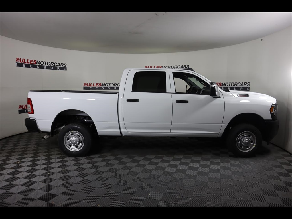 Vehicle image 4 of 24