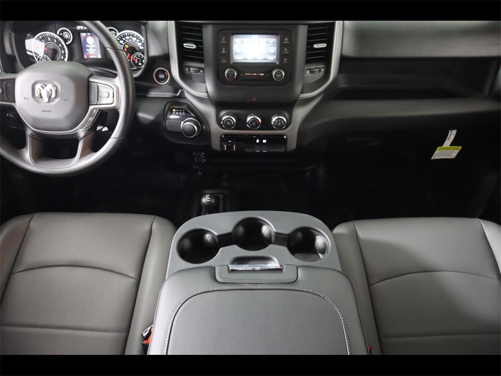 Vehicle image 22 of 24