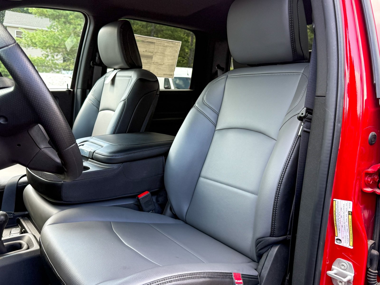 Vehicle image 13 of 38