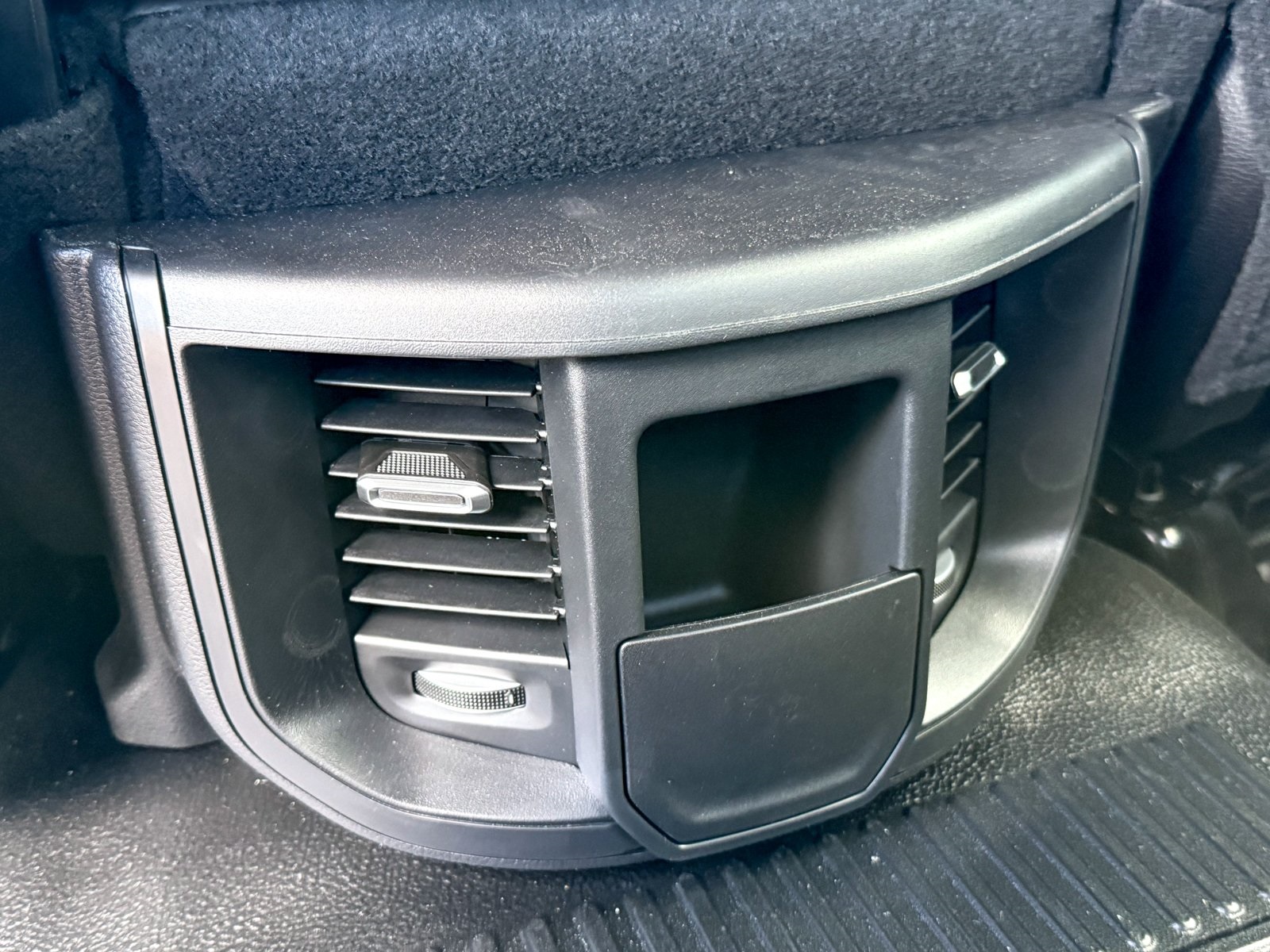 Vehicle image 27 of 38