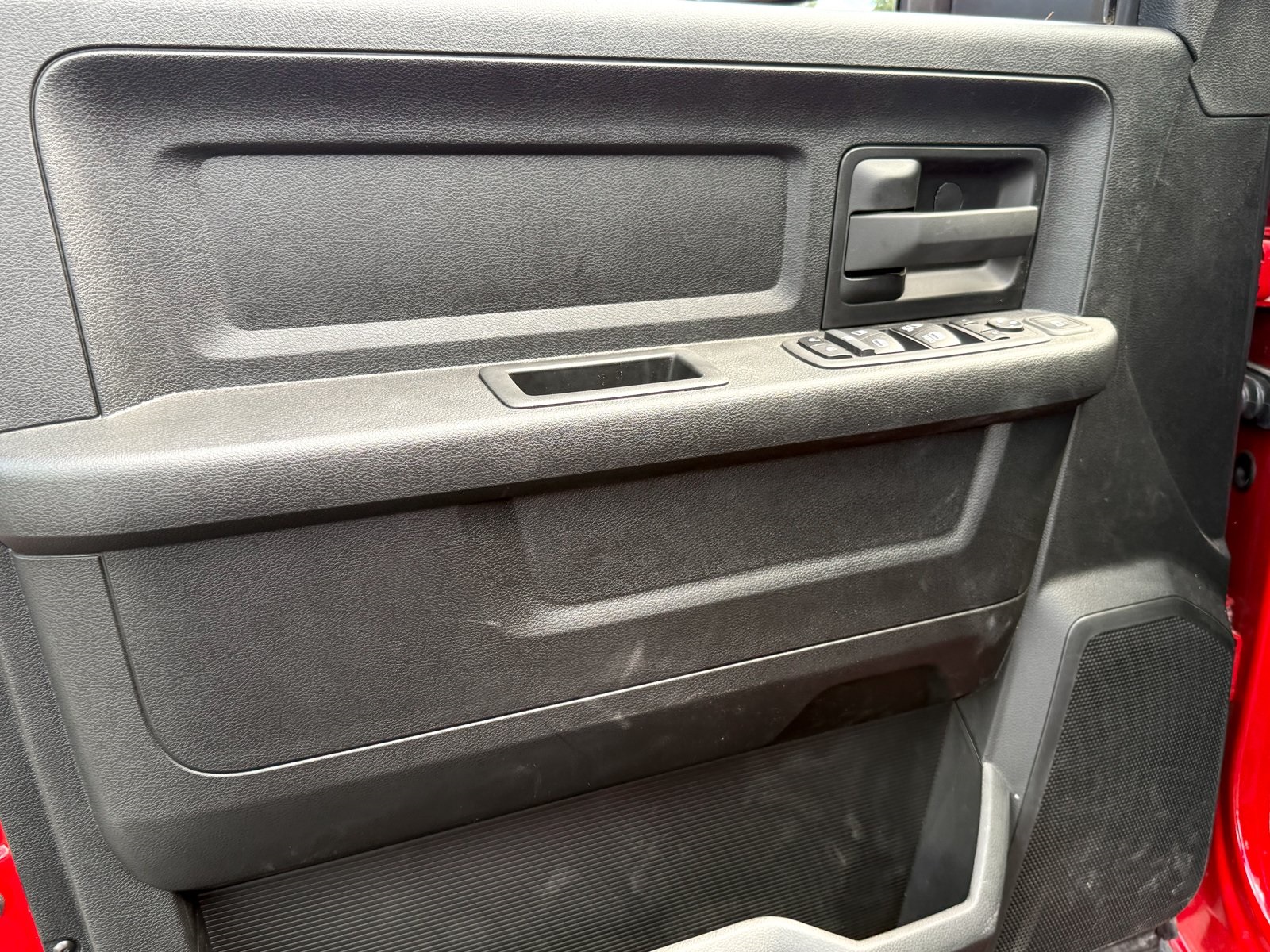 Vehicle image 25 of 38