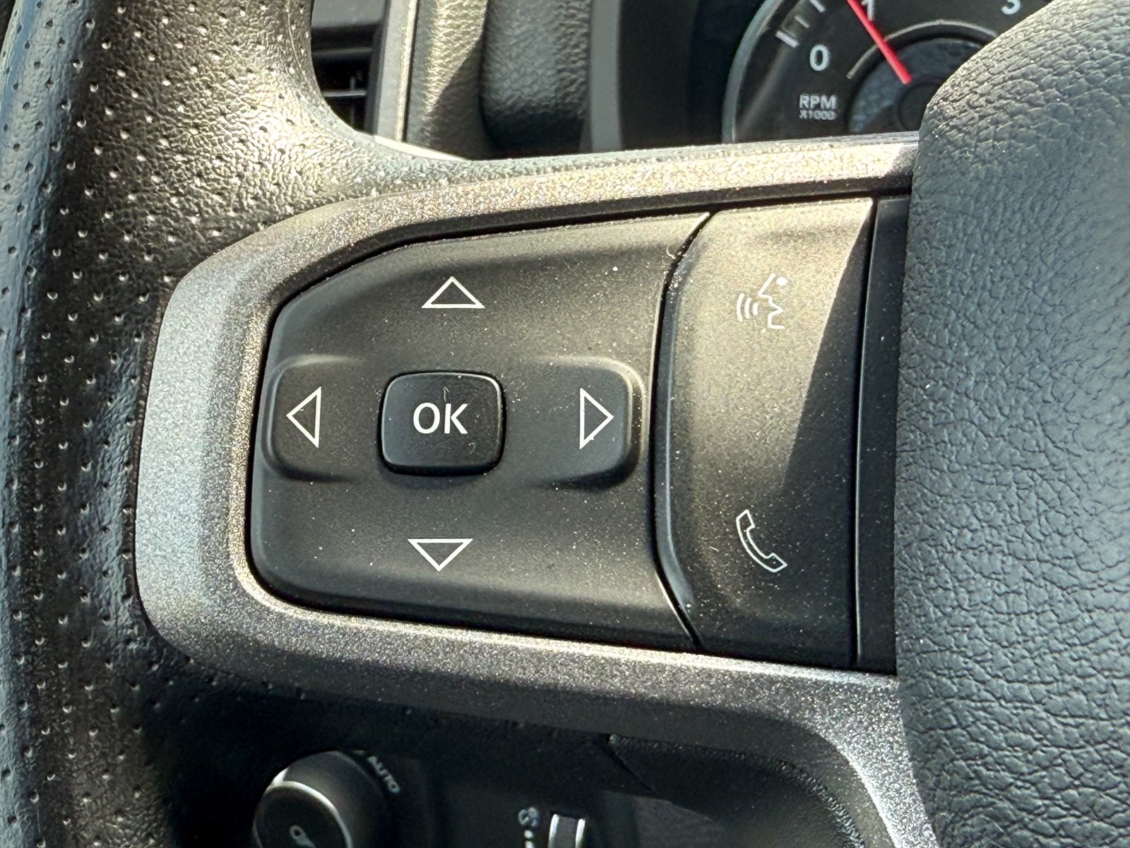Vehicle image 36 of 38
