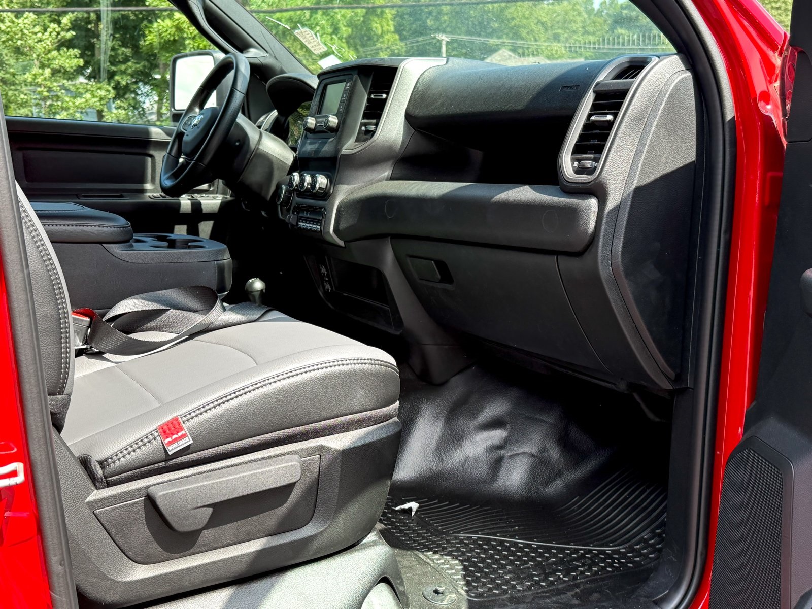 Vehicle image 16 of 38