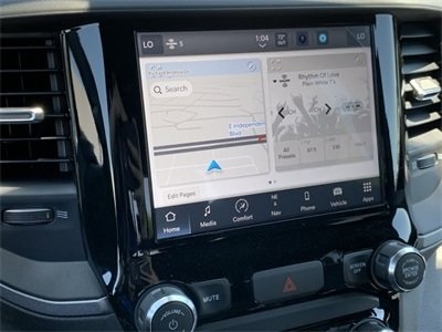 Vehicle image 24 of 34