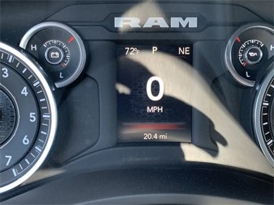 Vehicle image 20 of 34