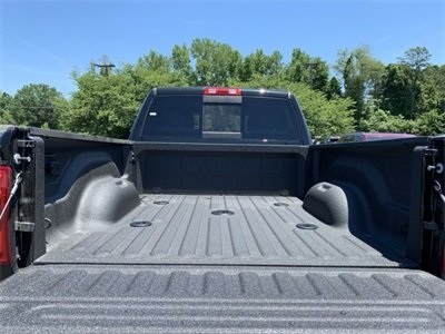 Vehicle image 32 of 34