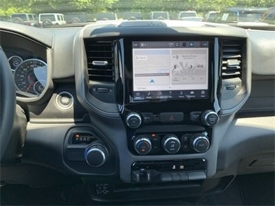 Vehicle image 21 of 34