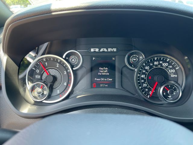 Vehicle image 23 of 29