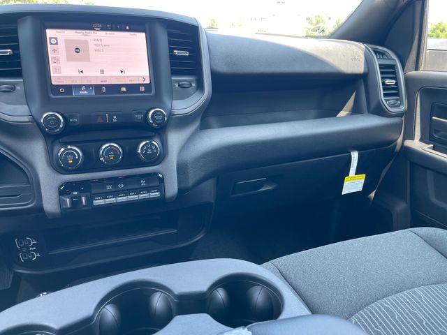 Vehicle image 21 of 29